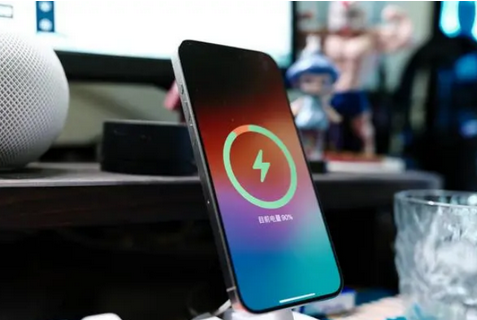 孟连苹果15换屏服务分享用什么充电器给iPhone15充电更好 